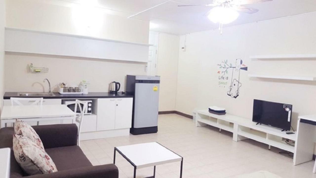 Condo C4 IMPACT Nonthaburi Esterno foto