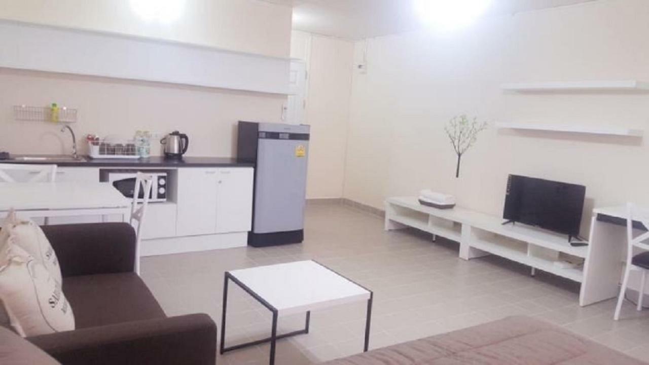 Condo C4 IMPACT Nonthaburi Esterno foto